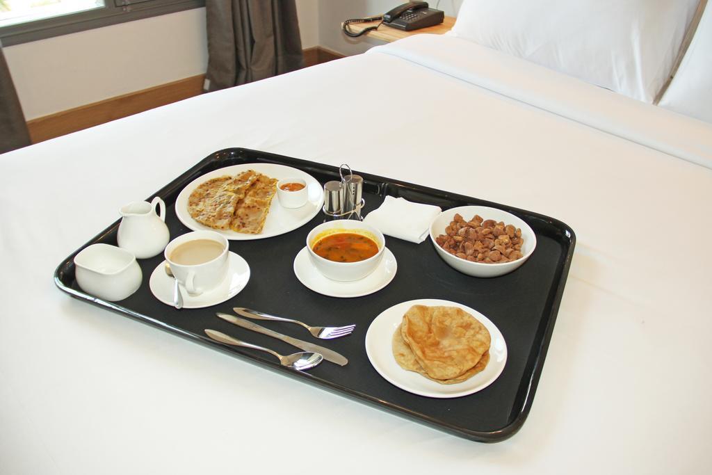 Oyo 460 Hotel Ivory Residency Calcutta Extérieur photo