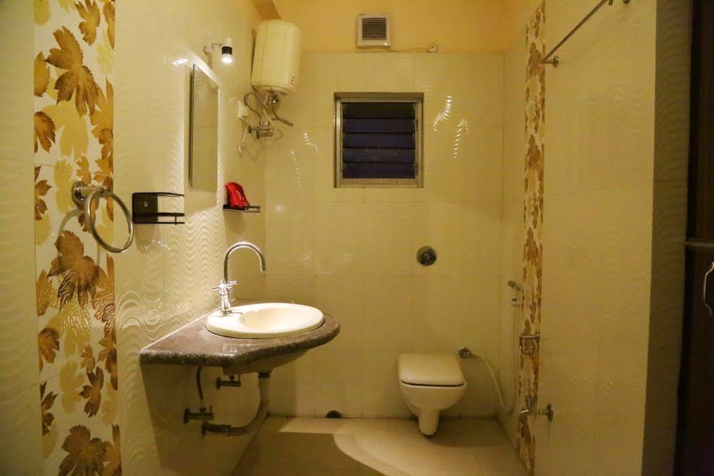 Oyo 460 Hotel Ivory Residency Calcutta Extérieur photo