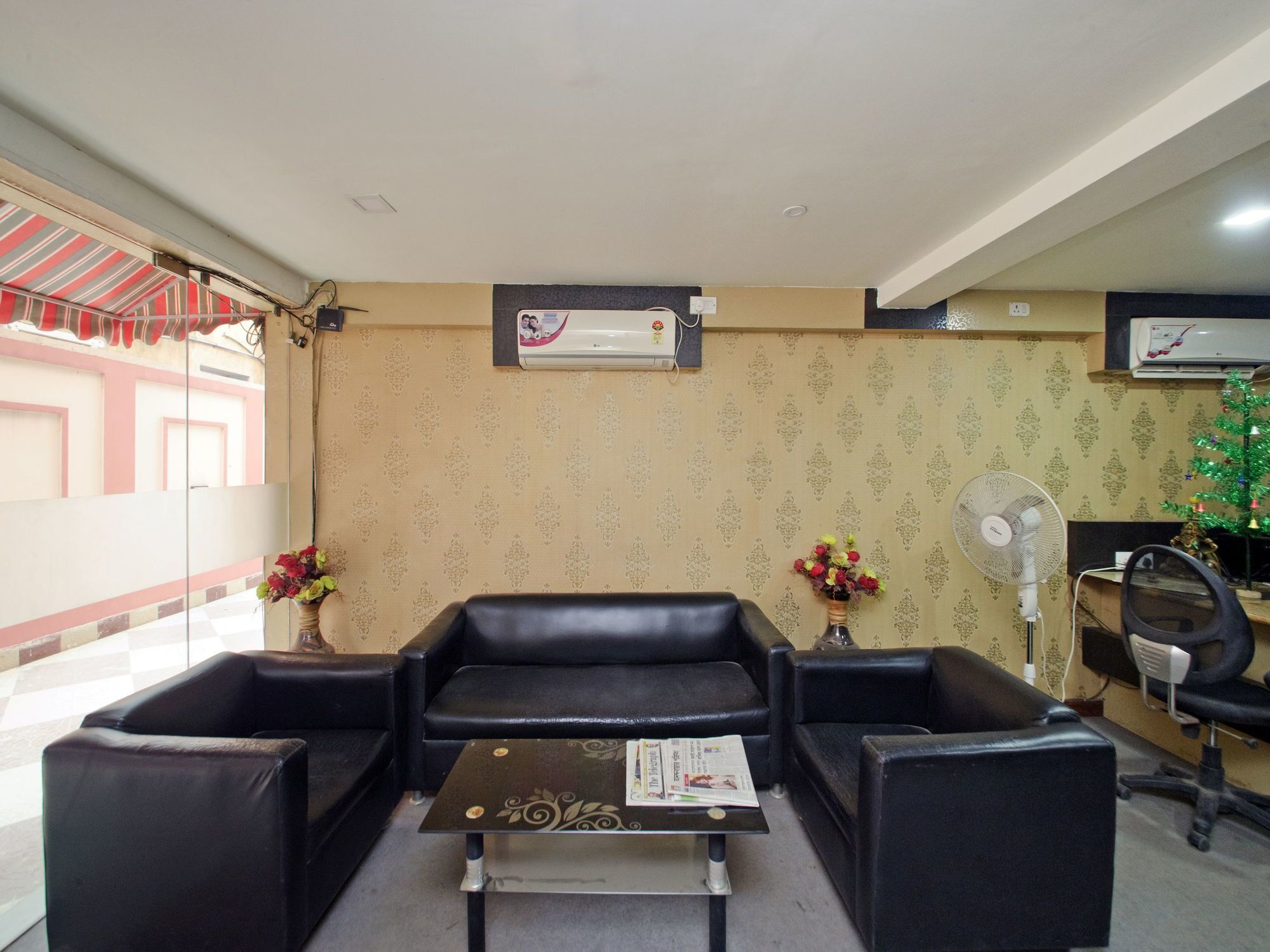 Oyo 460 Hotel Ivory Residency Calcutta Extérieur photo